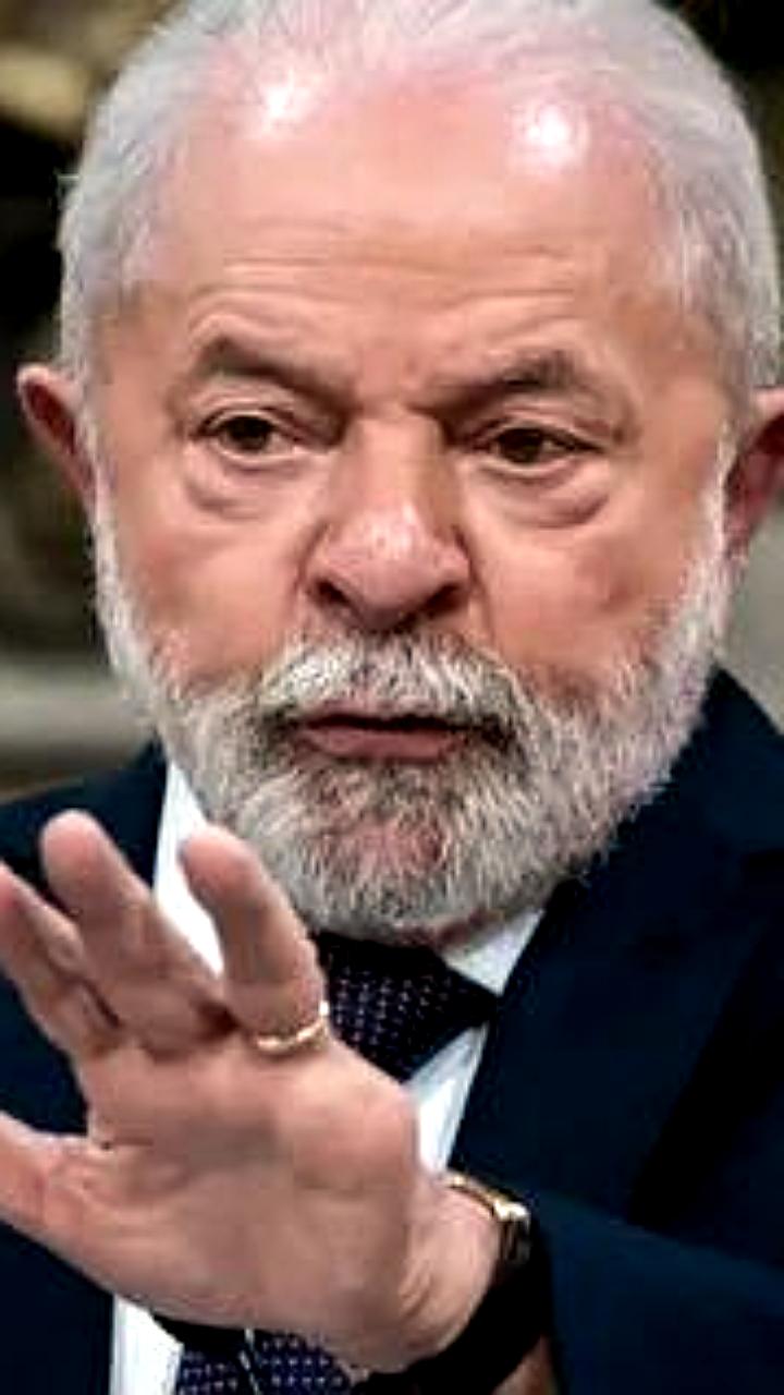 В Бразилии введен запрет на гендерно нейтральные слова в официальных документах