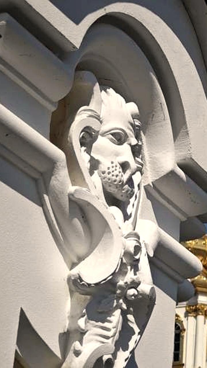 Петербургский парламент рассматривает законопроект о богослужениях в выходные дни