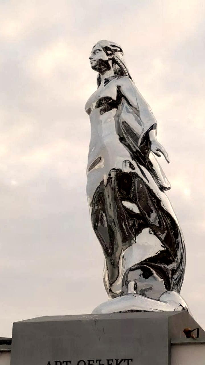 В Барнауле установили скульптуру Обь в рамках туристического проекта