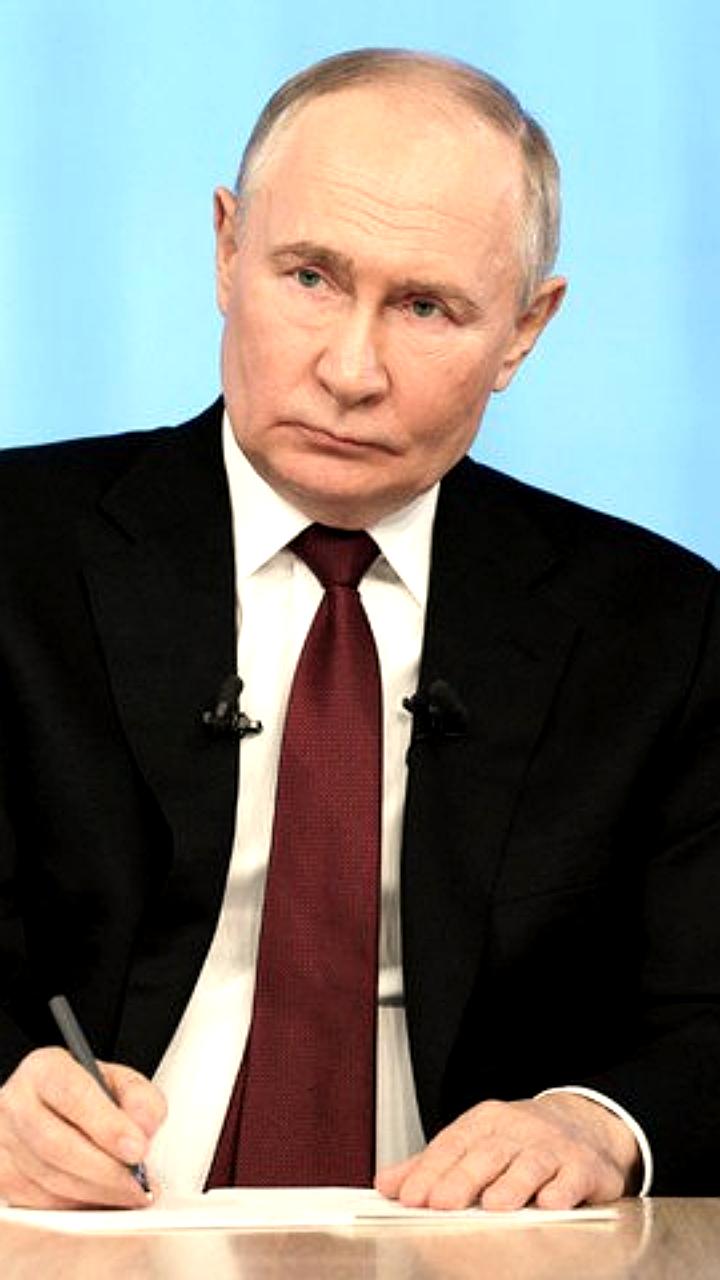 Путин анонсировал прямую линию с гражданами в конце года