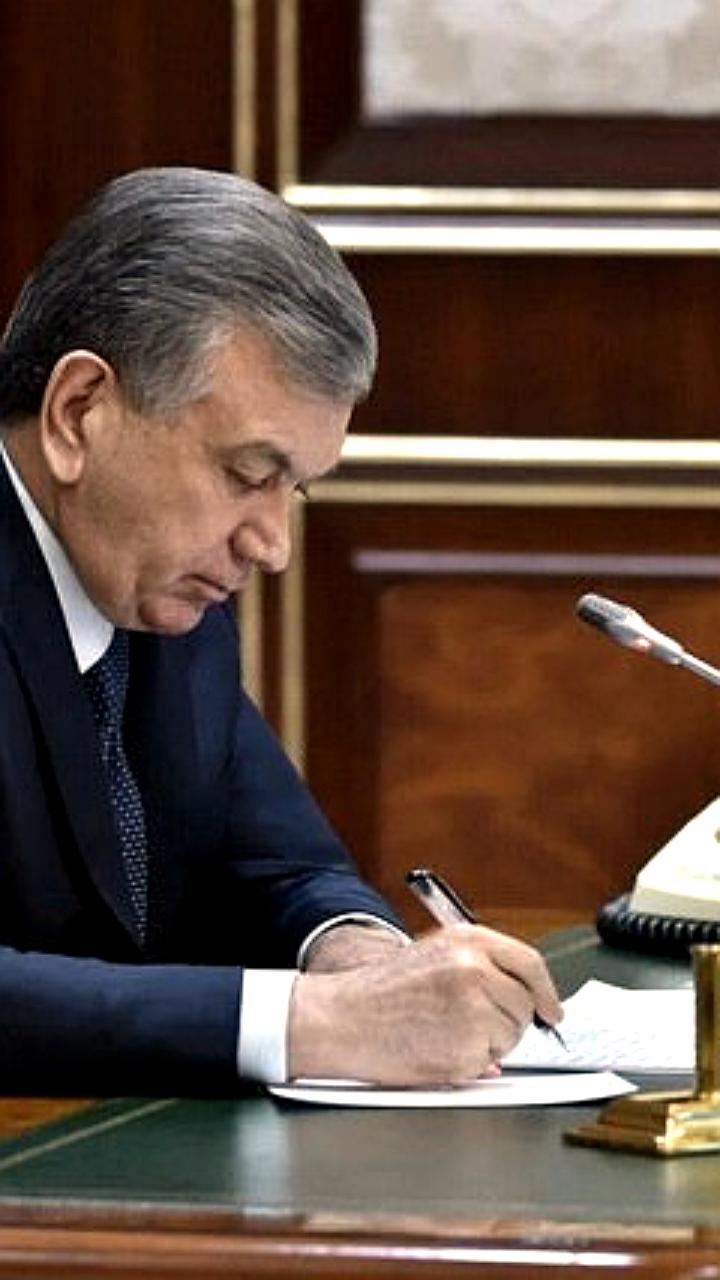 Президент Узбекистана Шавкат Мирзиёев подписал указ о повышении эффективности госпредприятий и развитии туризма