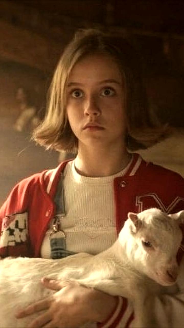 В российских кинотеатрах стартует показ фильма 'Маша и Медведи', основанного на сказках Толстого