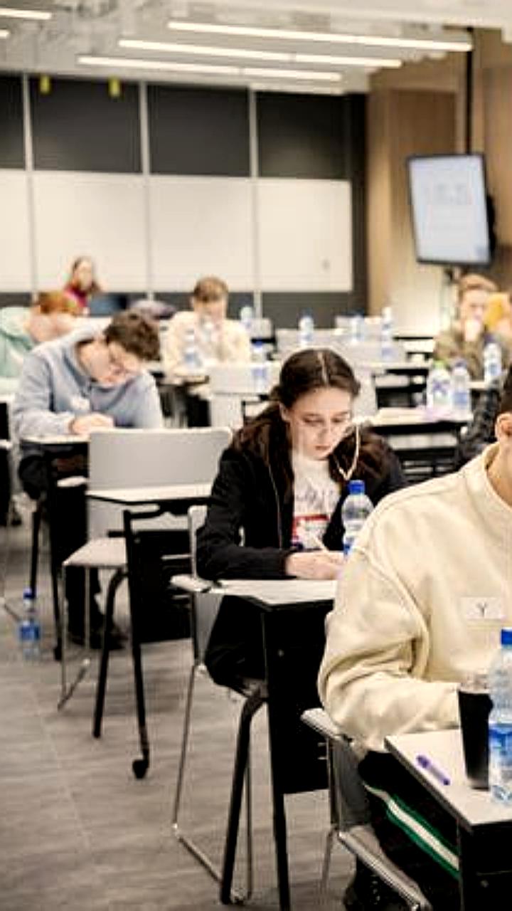 Новый Уренгой примет финал Всероссийской олимпиады школьников по физике в 2026 году