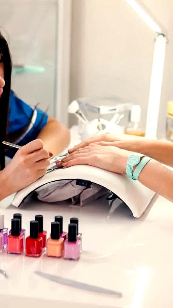 Цены на маникюр в Москве значительно возросли