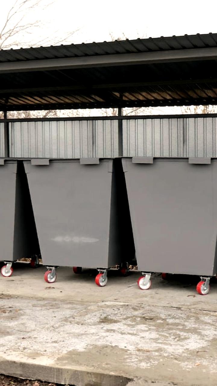 В Краснодаре устанавливают 2500 желтых контейнеров с песком к зиме