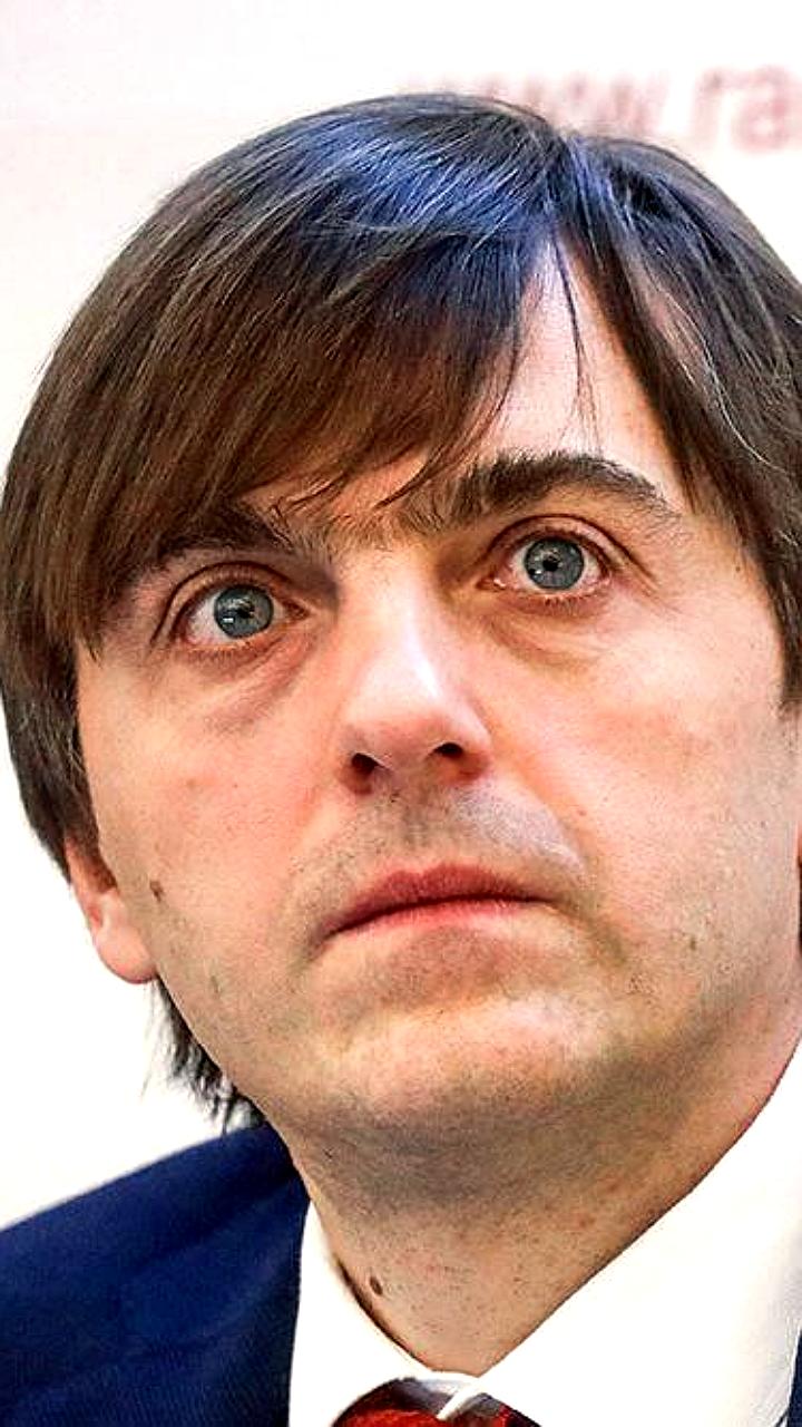 Минпросвещения РФ подтвердило стабильность школьной программы при переходе вузов на новую модель