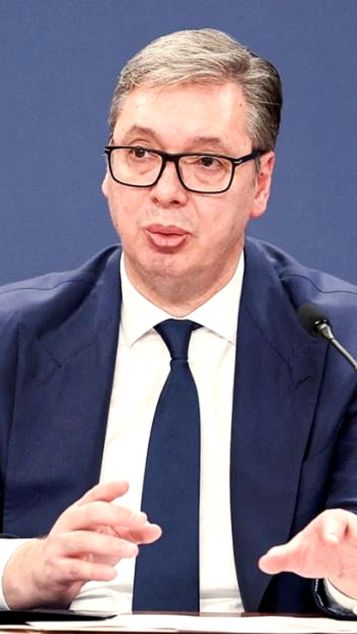 Президент Сербии Александр Вучич опроверг обвинения в причастности к снайперскому туризму в Сараево