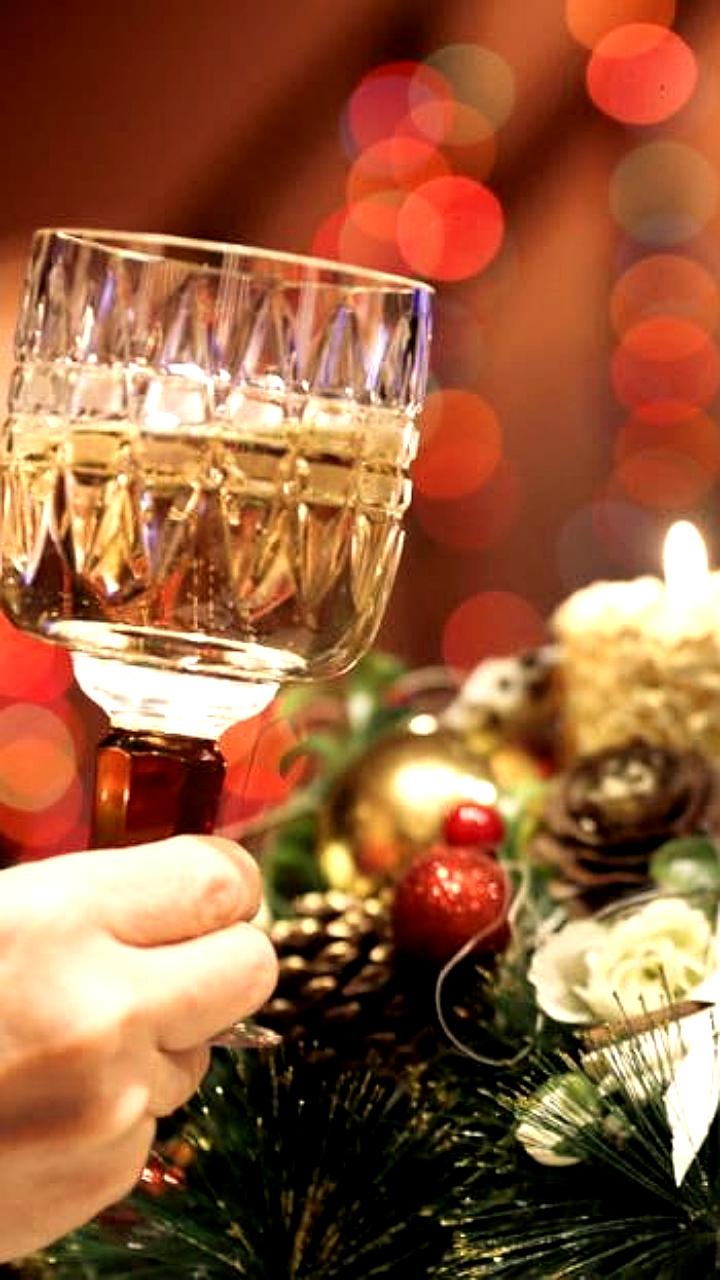 В ОП предложили мораторий на повышение цен на алкоголь в Новый год