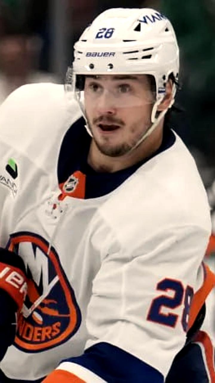 Александр Романов выбыл на 5-6 месяцев из-за травмы плеча