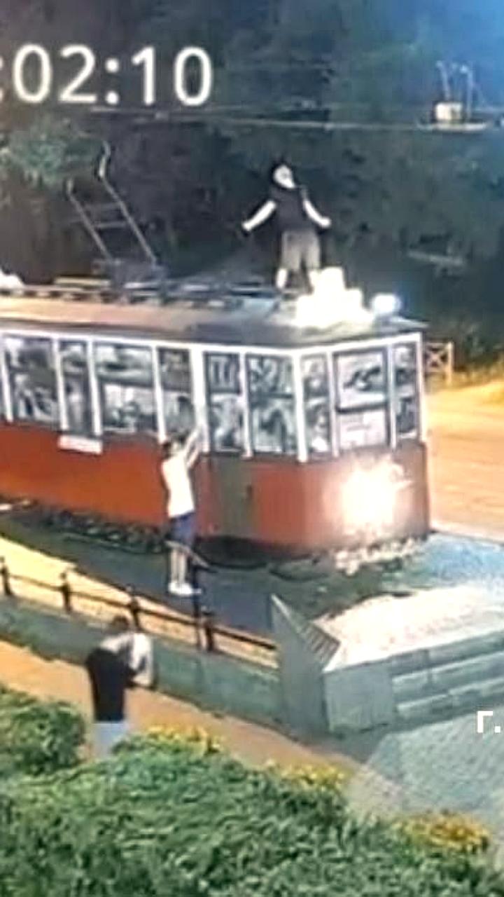 Уголовное дело о хулиганстве у блокадного трамвая передано в суд