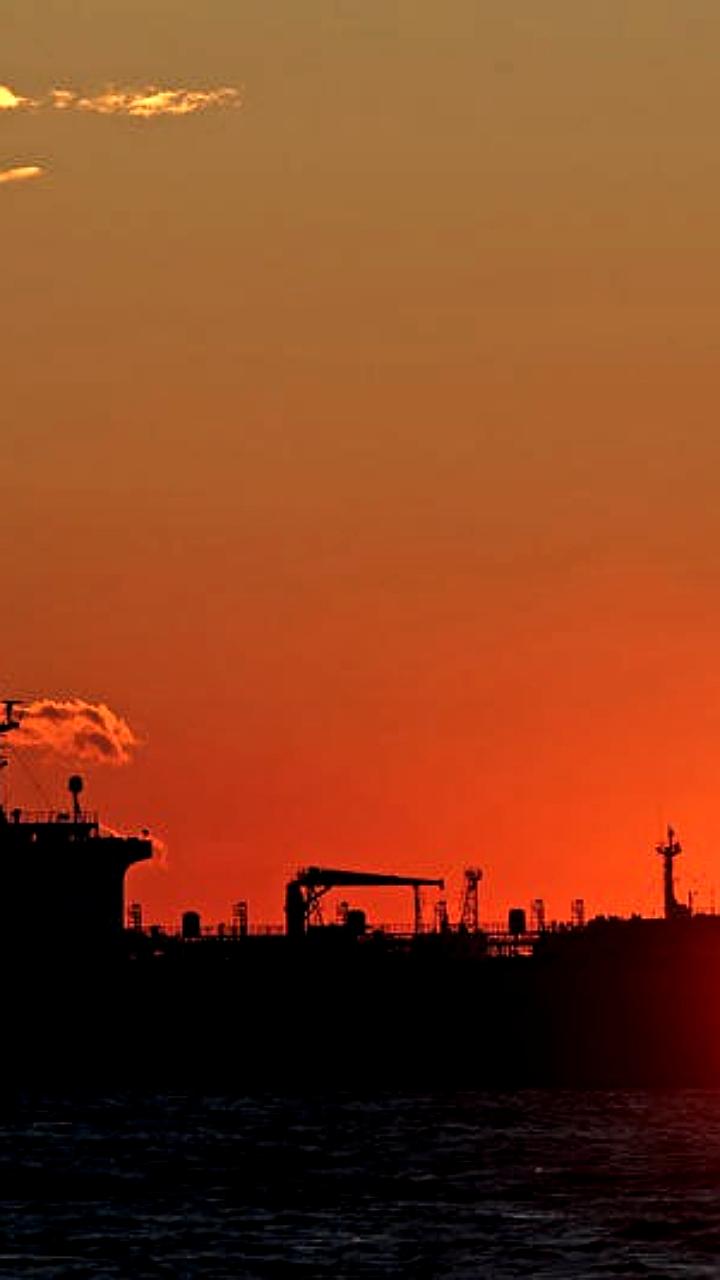 Фрахт супертанкеров достиг пятилетнего максимума на фоне роста спроса