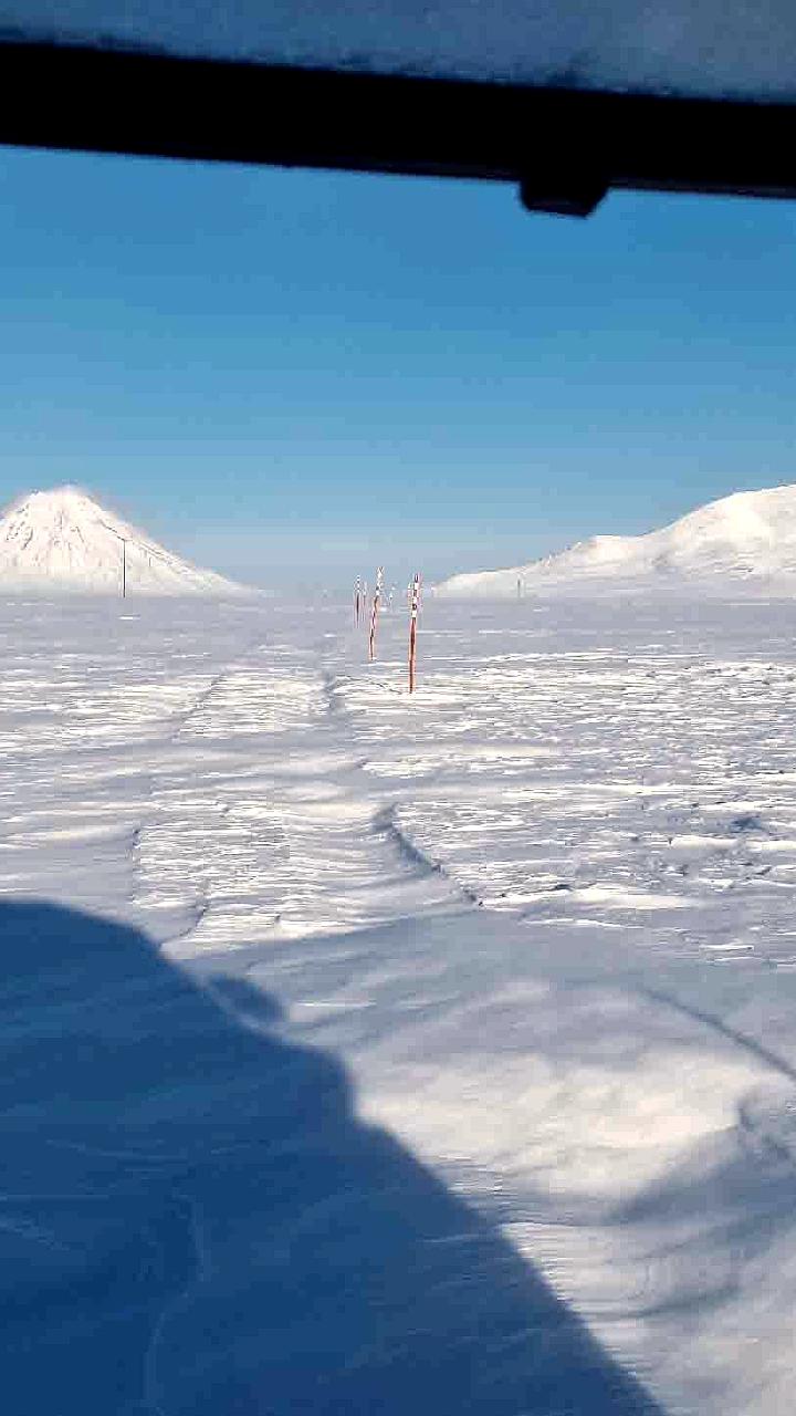 Министр ЧС Камчатки Сергей Лебедев призывает водителей учитывать качество дорог