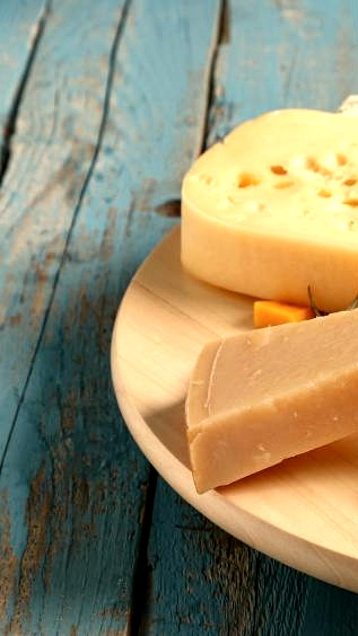 Употребление сыра может снизить риск деменции, согласно японскому исследованию