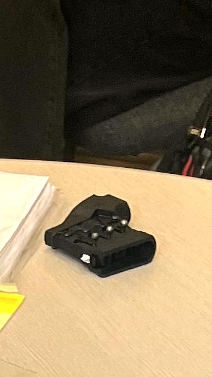 Школьник устроил стрельбу из сигнального устройства в гимназии Владивостока