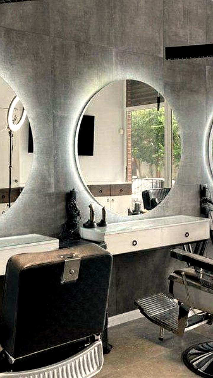 Салоны красоты в Петербурге выставлены на продажу из-за новых налоговых законов