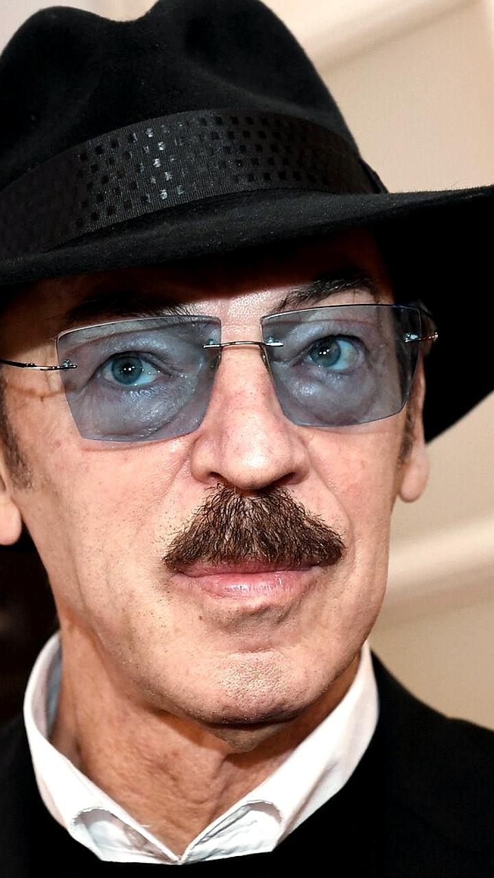 Михаил Боярский и другие актеры подверглись штрафам за неуплату