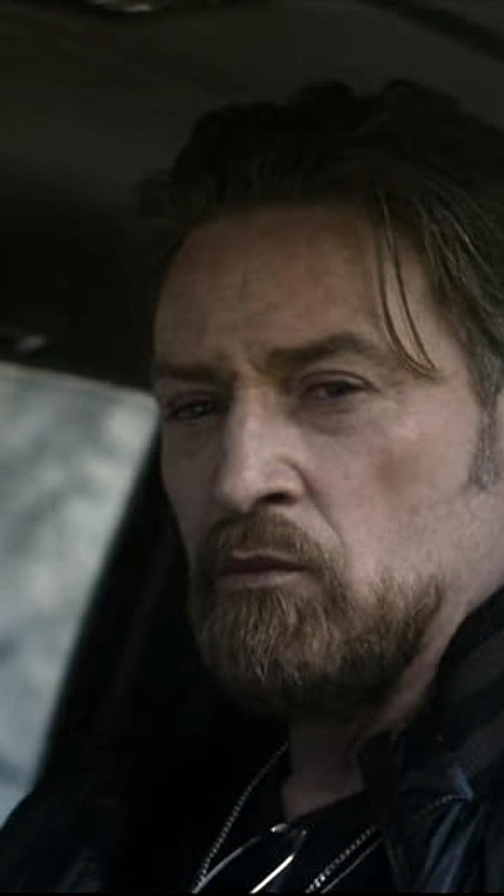 Apple TV откладывает выход сериала 'Охота' из-за обвинений в плагиате