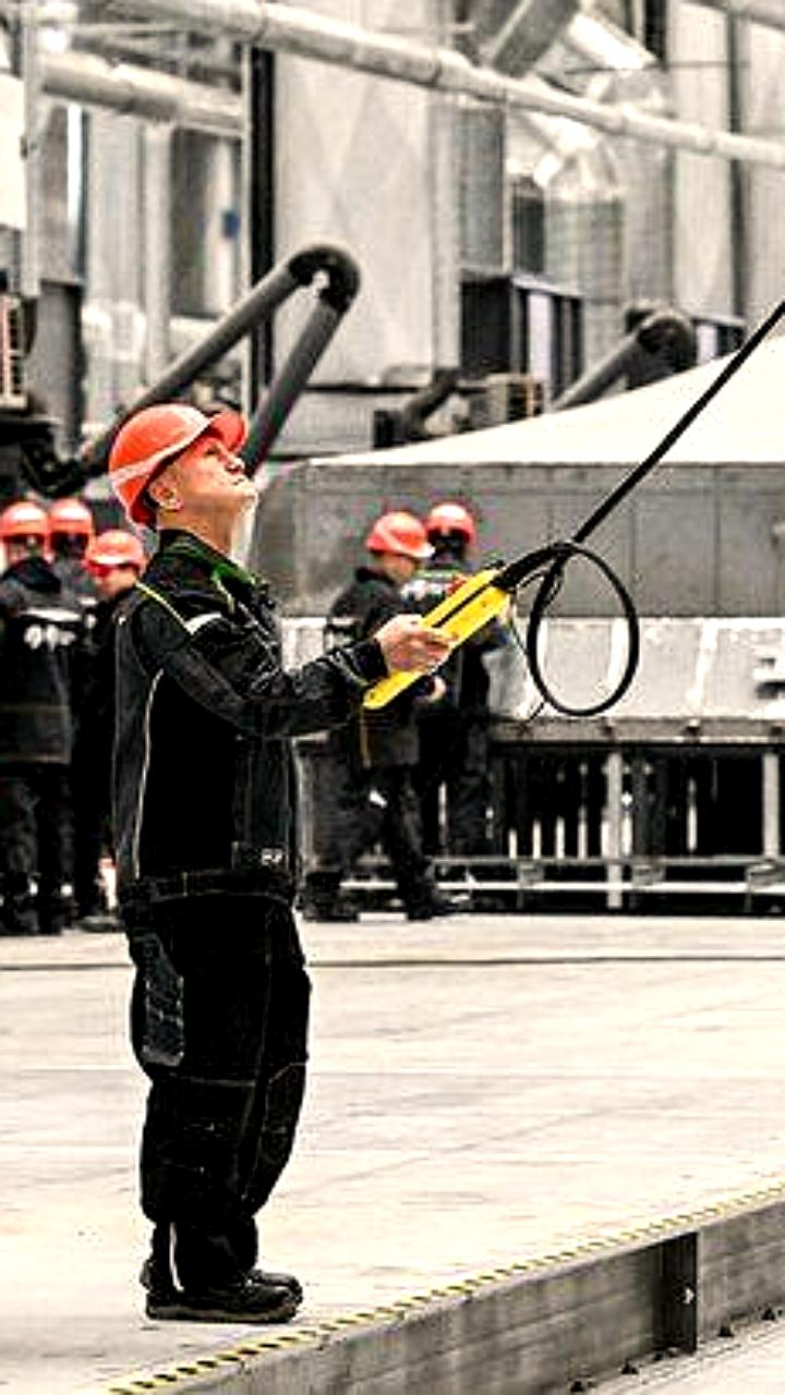 Открытие современного судостроительного завода в Москве: запуск производства электрических судов