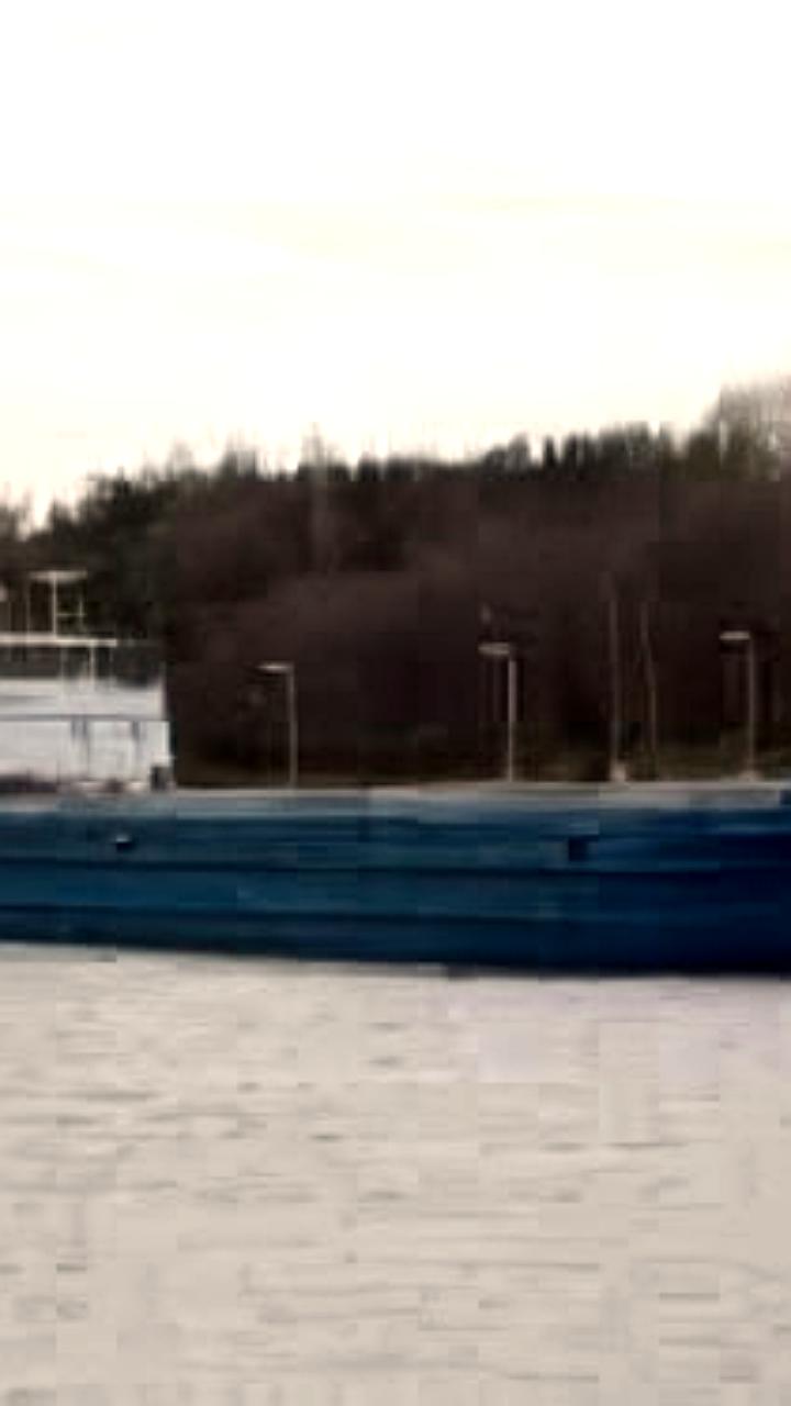 Грузотеплоход Балахана сел на мель в Карповском водохранилище