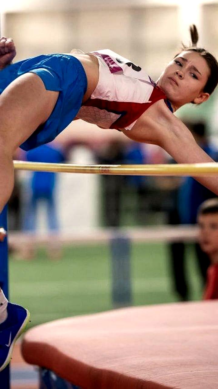 Амурская спортсменка Александра Лаврентьева и Алина Вакилова из Башкортостана стали призерами всероссийских соревнований по легкой атлетике в Казани