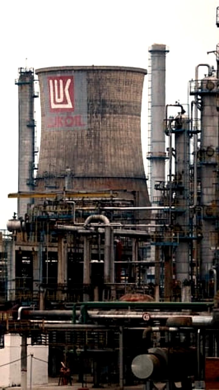 Три компании заинтересованы в покупке активов Лукойла в Румынии