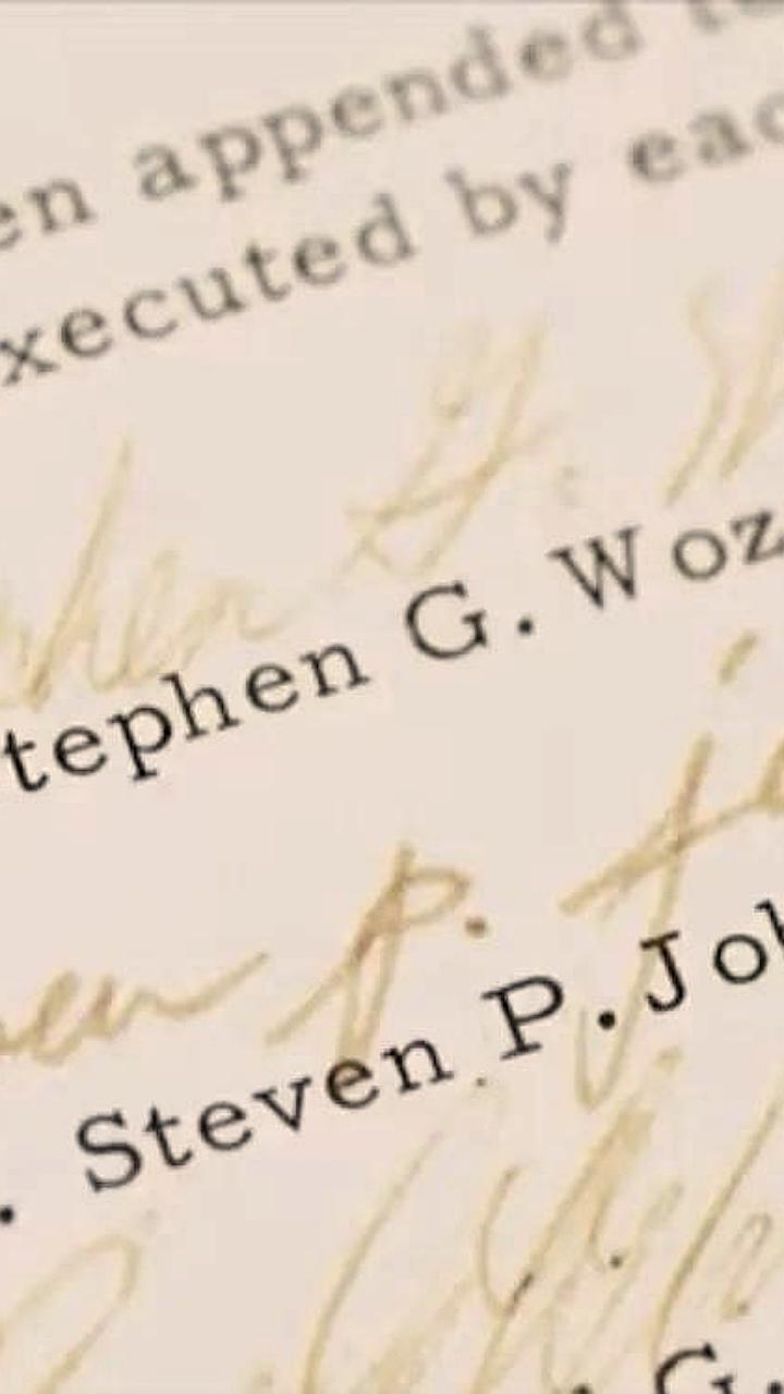 Оригинальный контракт Apple выставлен на аукцион Christie’s за 2,4 миллиона долларов