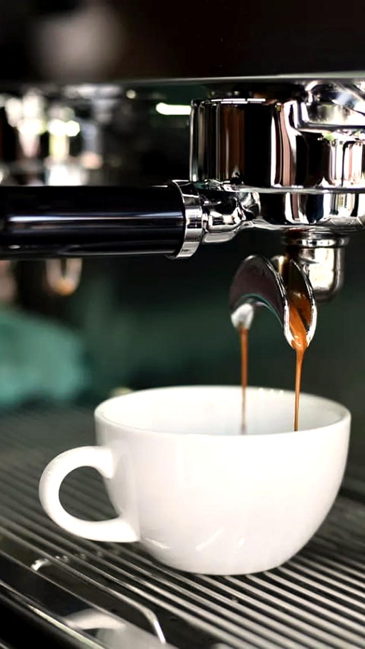Капучино стал самым популярным кофейным напитком в России по итогам 2023 года