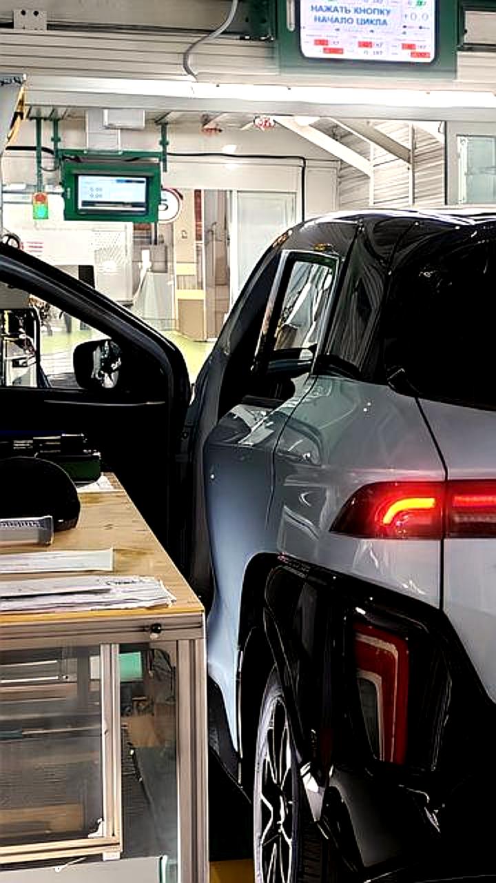 В Москве стартовал конвейерный выпуск электромобиля Атом серии PT