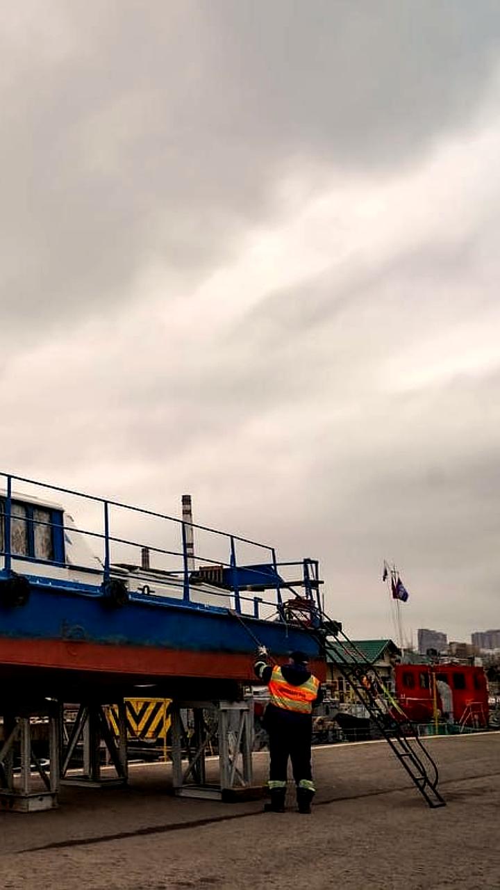 Подготовка коммунального флота Москвы к зимнему сезону: ремонт и модернизация судов