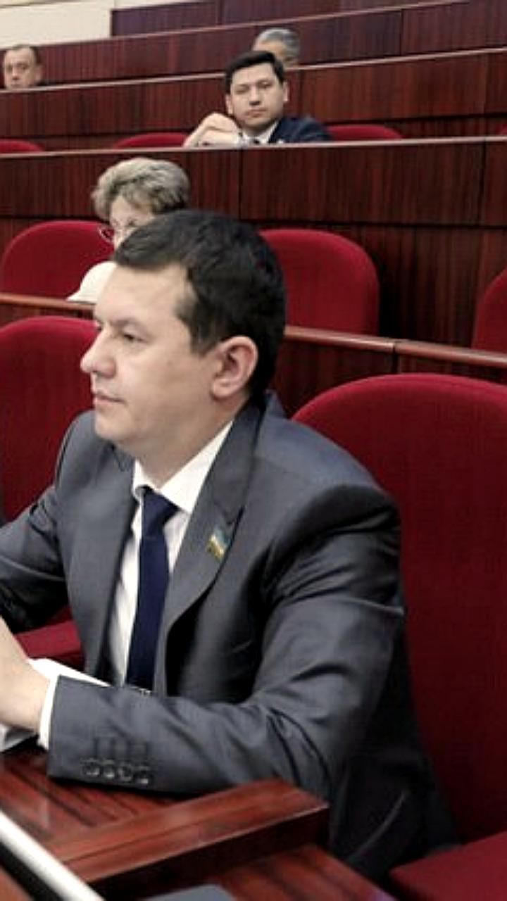 Депутаты Узбекистана одобрили поправки в Административный кодекс с участием психологов