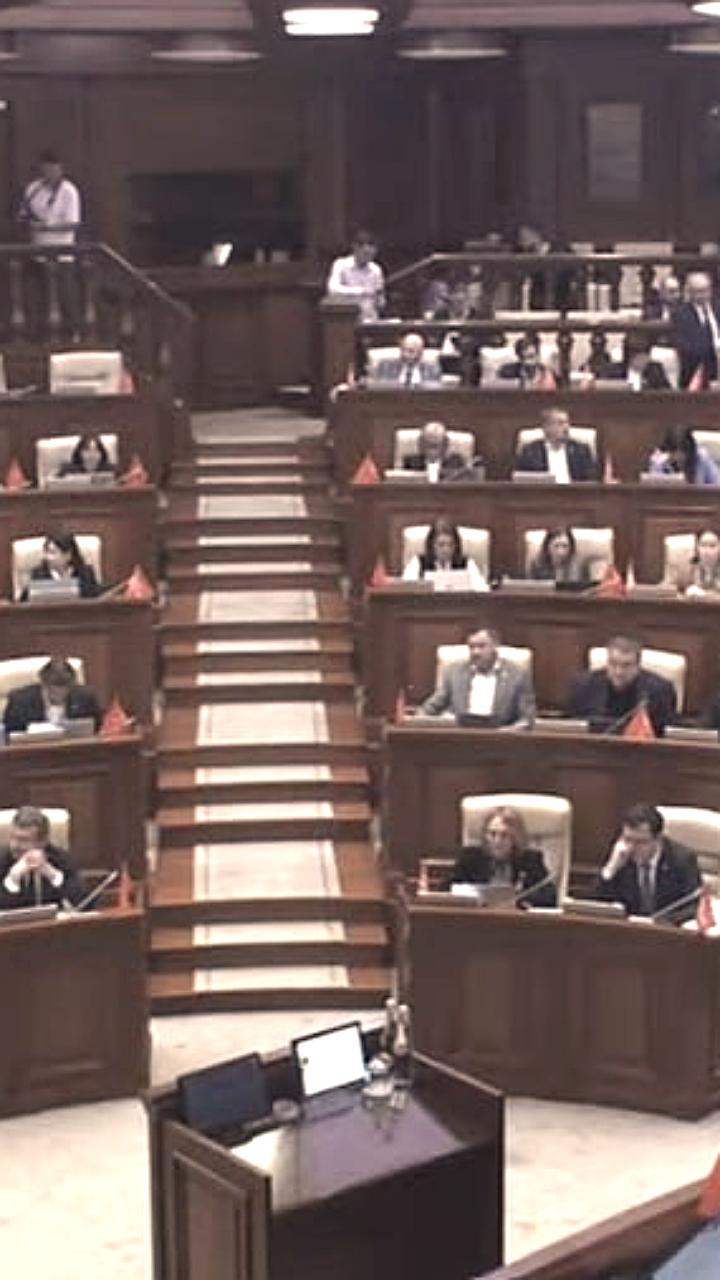 Парламент Молдовы одобрил выход из соглашений со странами СНГ