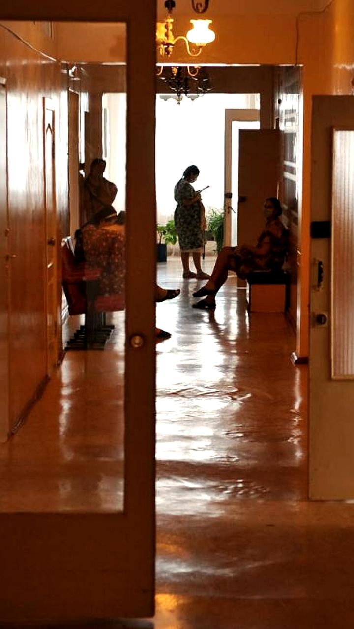 Средний возраст рождения детей в Петербурге снижается