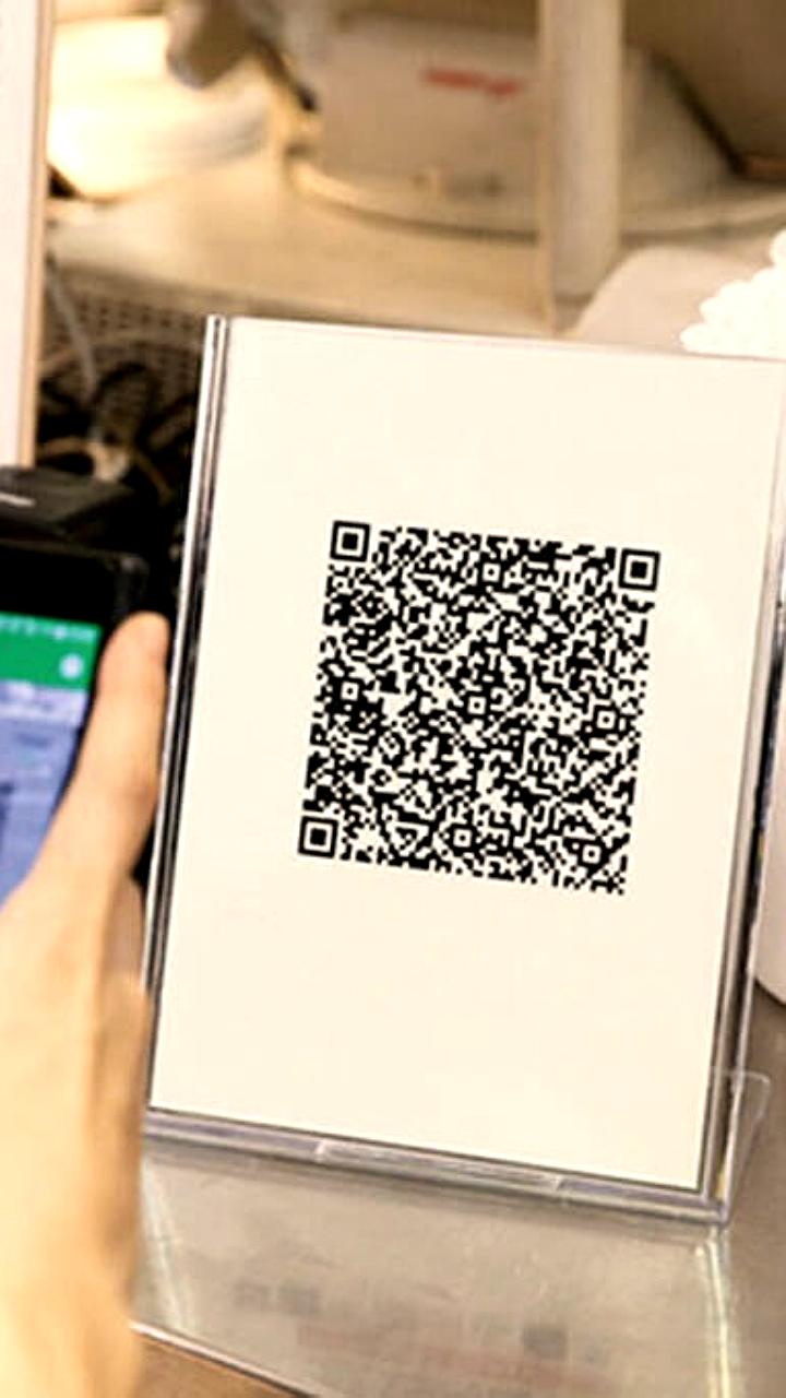 Узбекистан запускает тестирование универсального платежного QR кода