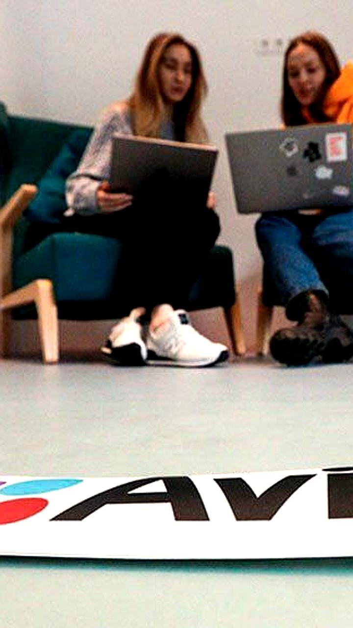 Обзор возможностей ИИ агентов для бизнеса: затраты и рост спроса на услуги