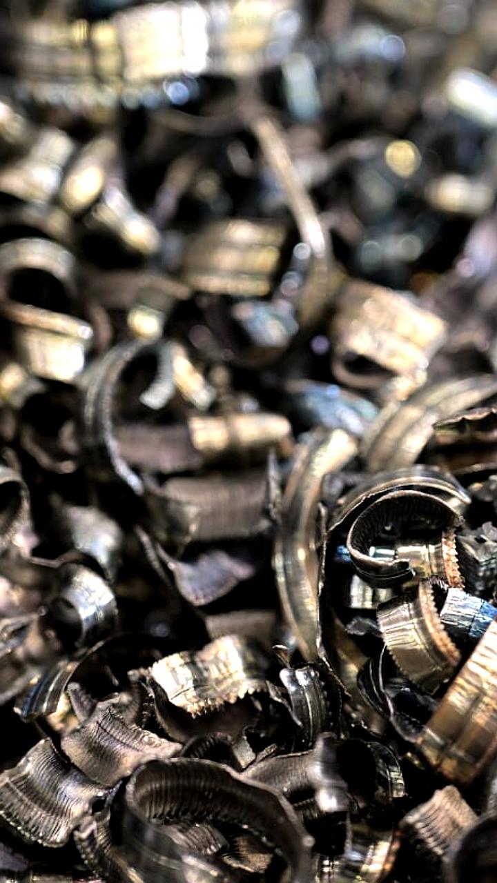 Запрет на вывоз отходов и лома драгоценных металлов продлен до мая 2026 года