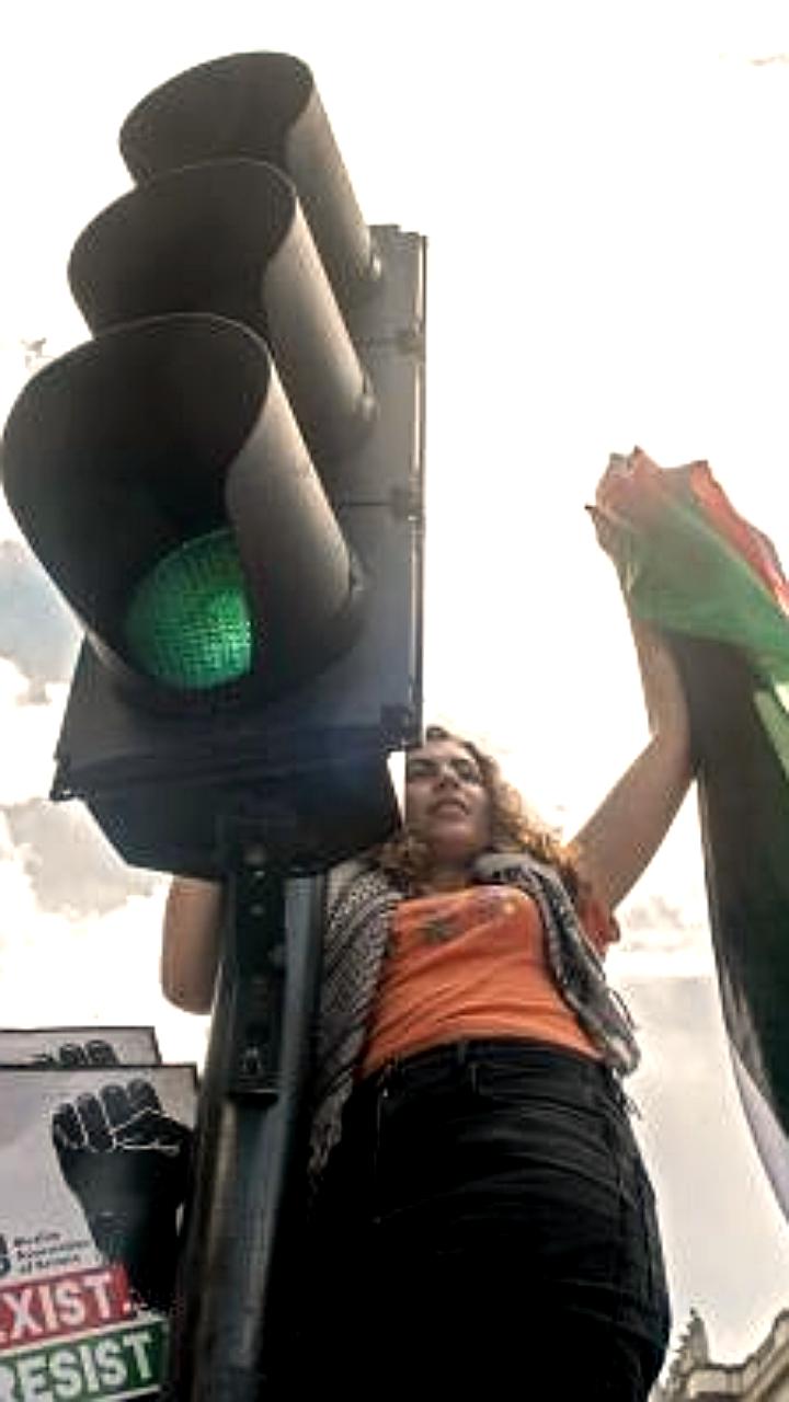 Массовая демонстрация в Лондоне в поддержку Палестины