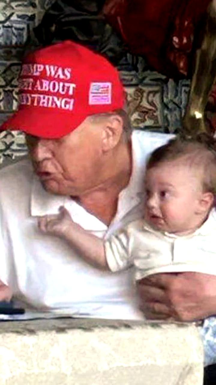 Тиффани Трамп делится семейным фото с президентом Дональдом Трампом и внуком Александром