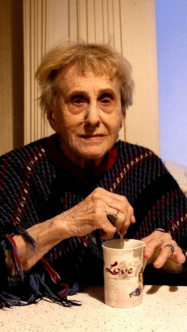 Умерла 104-летняя блокадница Нина Сахарнова, известная благодаря TikTok