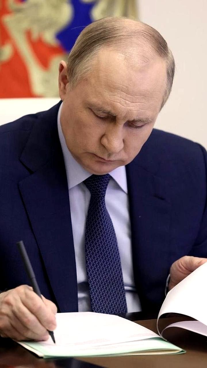 С 1 декабря 2025 года в России вступают в силу новые законы для пенсионеров, автолюбителей и заемщиков