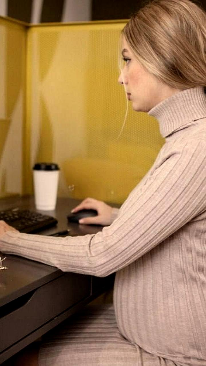 ЛДПР предлагает законопроект о дистанционной работе для беременных и многодетных родителей