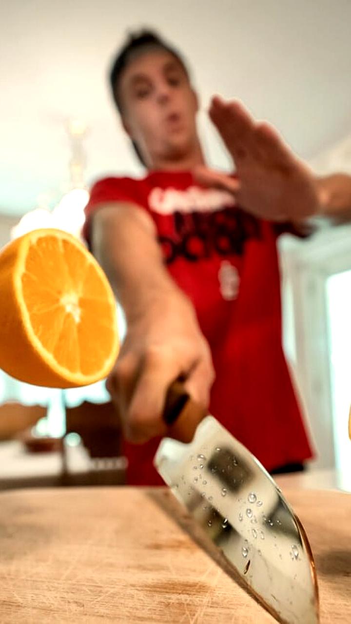 Учёные подтвердили, что апельсиновый сок снижает стресс и стабилизирует давление