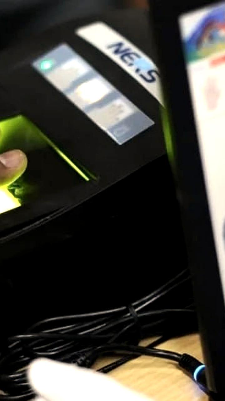 С 1 декабря 2024 года в России стартует эксперимент по сбору биометрических данных у иностранцев