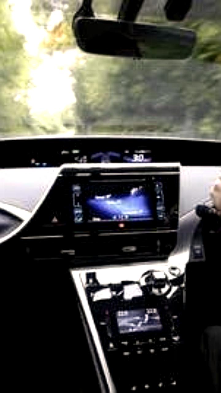 Импорт праворульных автомобилей в Россию сократился на 8% за 10 месяцев 2025 года