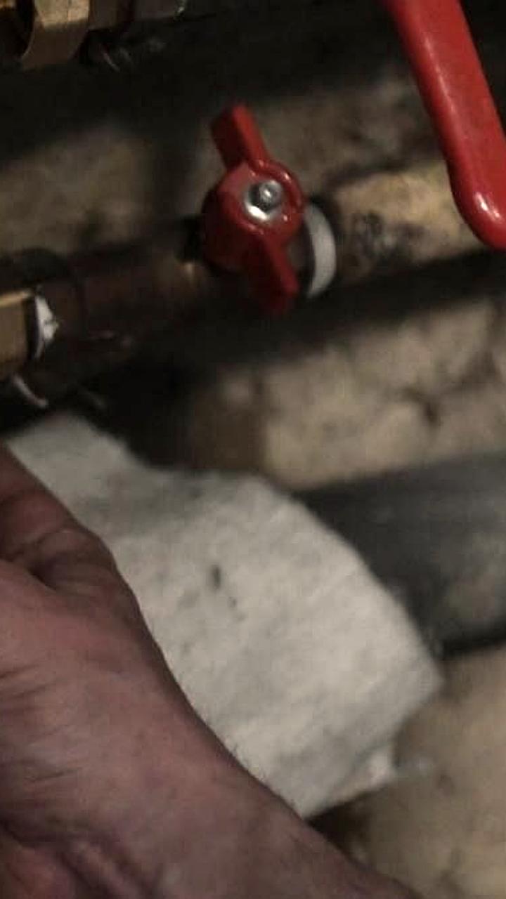 Правительство увеличивает плату за воду без счетчиков до трех раз для россиян