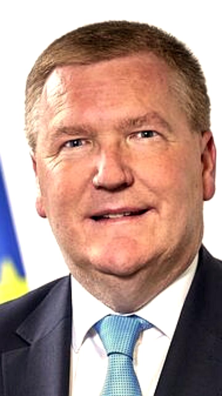 Еврокомиссар Макграт предупреждает о рисках мирного соглашения с Россией