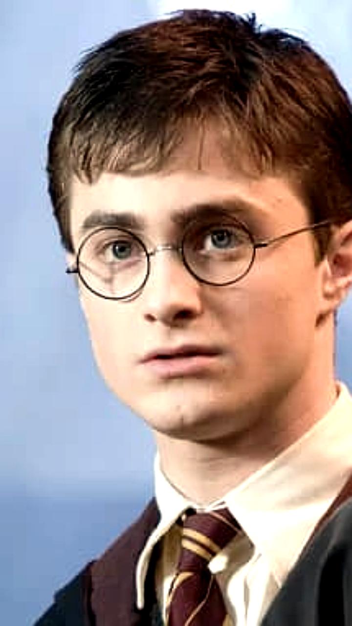 Доминик Маклафлин поделился впечатлениями о письме от Дэниела Рэдклиффа на съемках сериала HBO