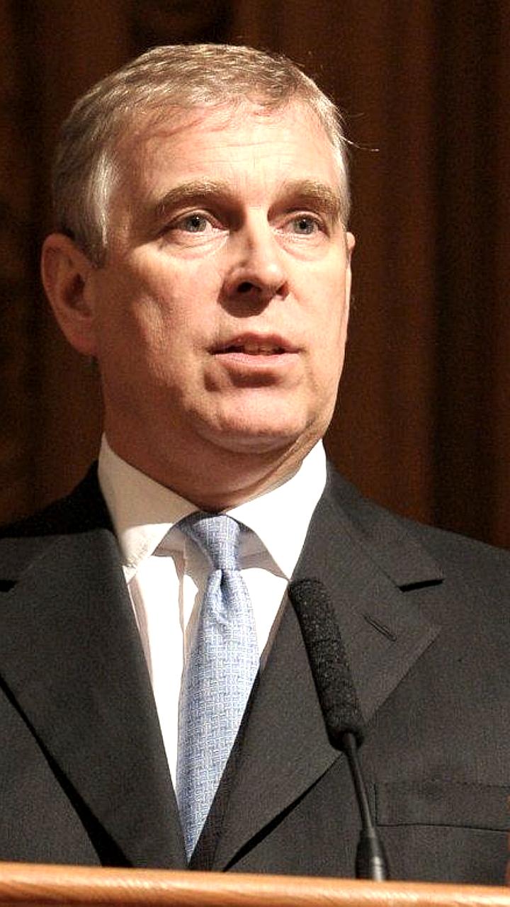 Карл III лишил принца Эндрю последних титулов из-за скандальных связей