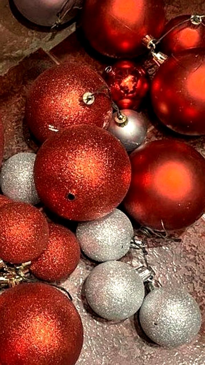 Череповчанка украла новогодние украшения на день рождения