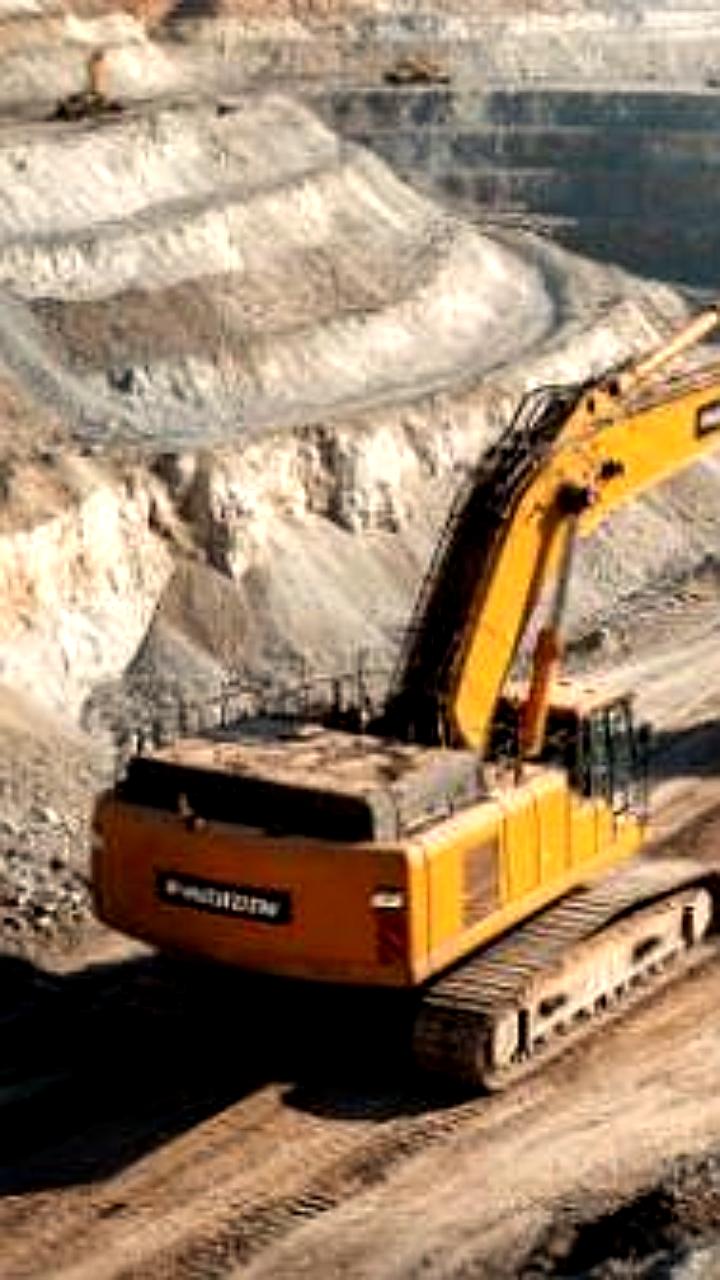 Добыча золота в Хабаровском крае растет, в Магаданской области снижается производство серебра