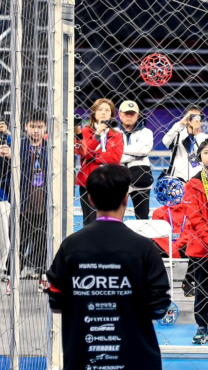 Первый чемпионат мира по дрон футболу прошел в Шанхае